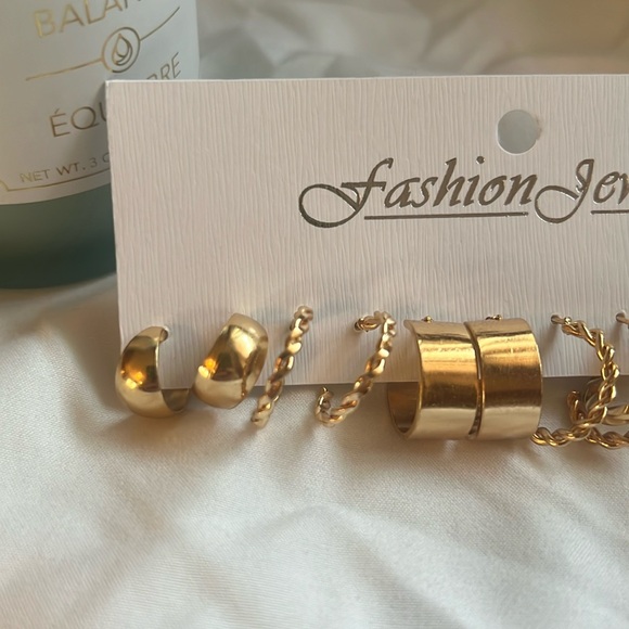 Gold hoop earrings set of 6 NWT women’s jewlery accessories dainty bridal hoops - Picture 2 of 4